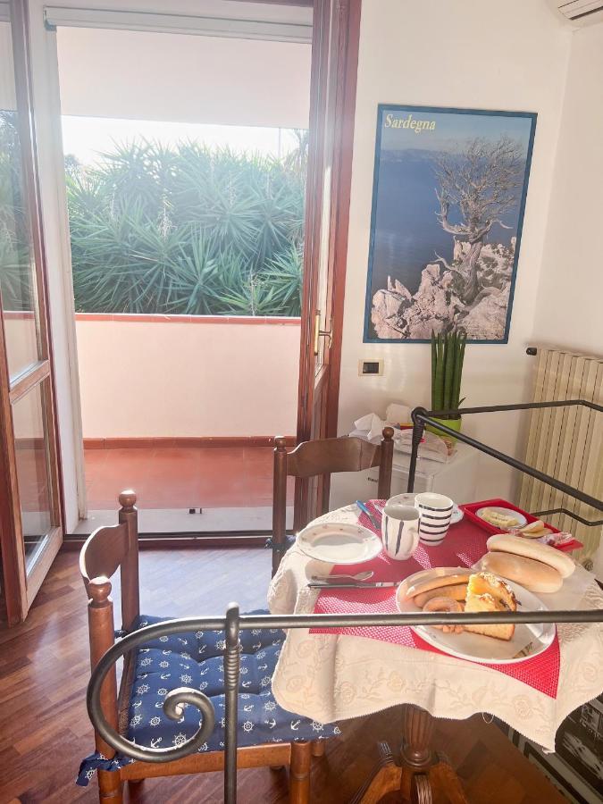 Rosa Dei Venti Hotel Каляри Екстериор снимка
